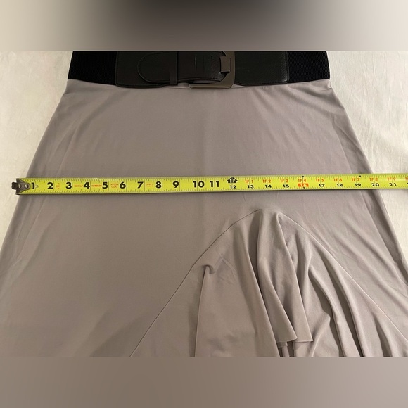 Venus Skirt High-Low with Attached Belt Size M Gray. - Picture 11 of 16